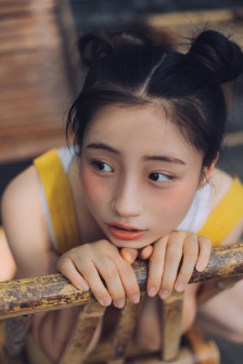 诱人的丰满秘书